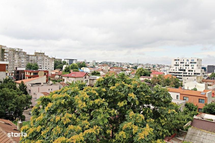 Apartament cu 3 camere decomandat în Faleza Nord