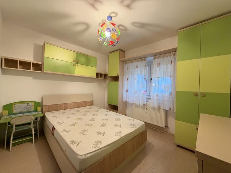 Apartament cu 3 camere decomandat, mobilat în Calea Călărașilor