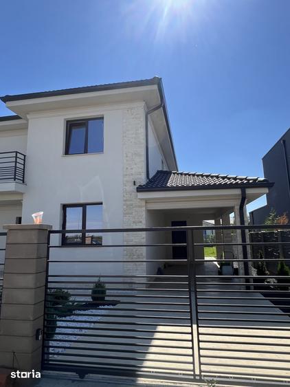 Casă cu 4 camere cu Teren 605 Mp în Moșnița Nouă