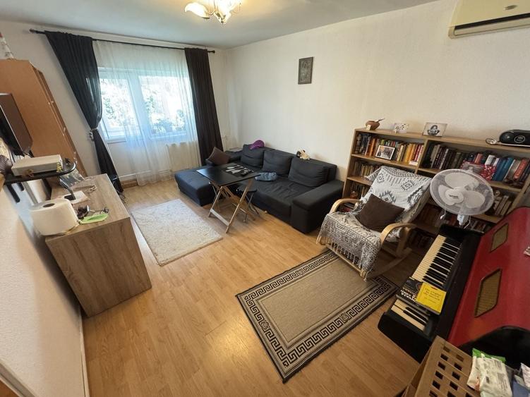 Apartament cu 4 camere decomandat, mobilat în Tomis III