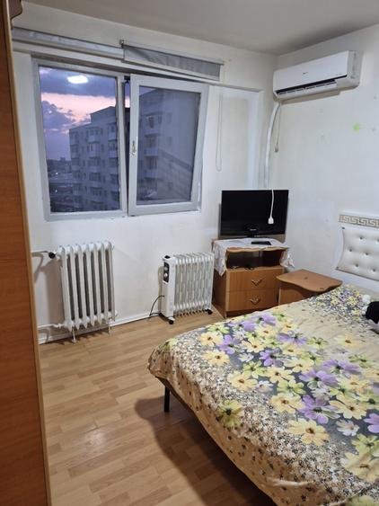 Apartament cu 4 camere decomandat în Pantelimon