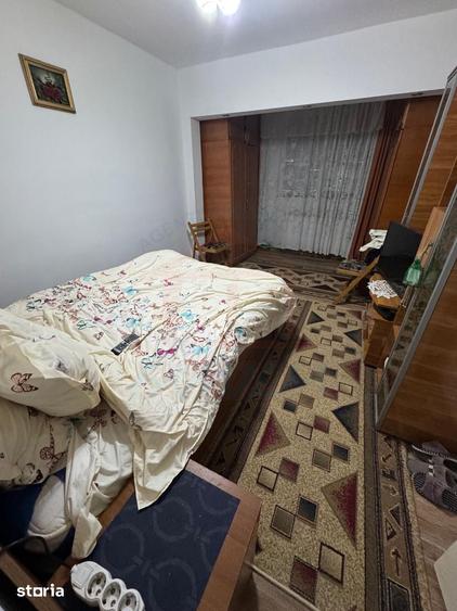 Apartament cu 3 camere semidecomandat, mobilat în Micro 38