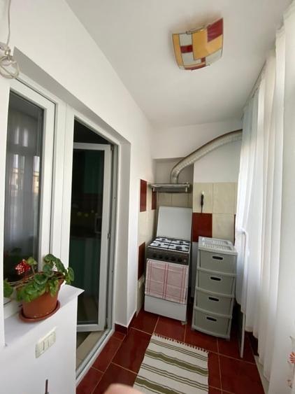Apartament cu 2 camere decomandat, mobilat în Apărătorii Patriei
