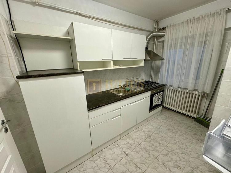 3 camere -2 dormitoare| 2 bai| centrala proprie| apartament superb| 2 balcoane - 4