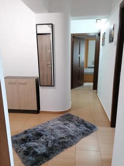 Apartament cu 2 camere decomandat, mobilat în Podul de Fier