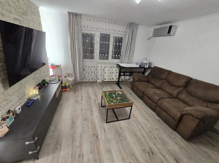 Apartament cu 2 camere semidecomandat în George Enescu