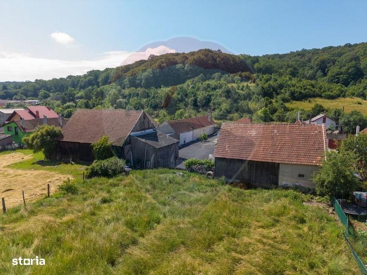 Casă cu 4 camere în Dumbrăvița