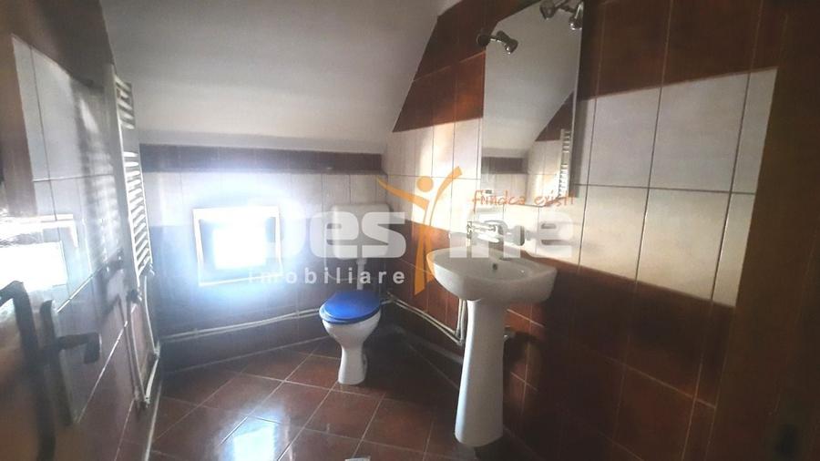Casă individuală cu 5 camere cu Canalizare în Malu Roșu