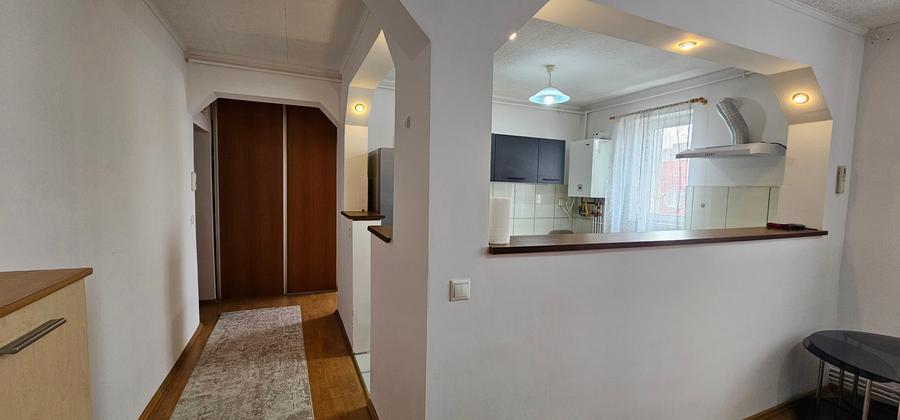 Inchiriez apartament de 3 camere ,situat in cartierul Hipodrom 4- Aleea Streiu - 10