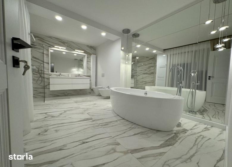 Casă cu 5 camere cu Teren 425 Mp în Mărăști