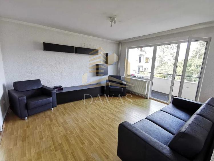 Apartament cu 3 camere decomandat, mobilat în Central — fotografia 1