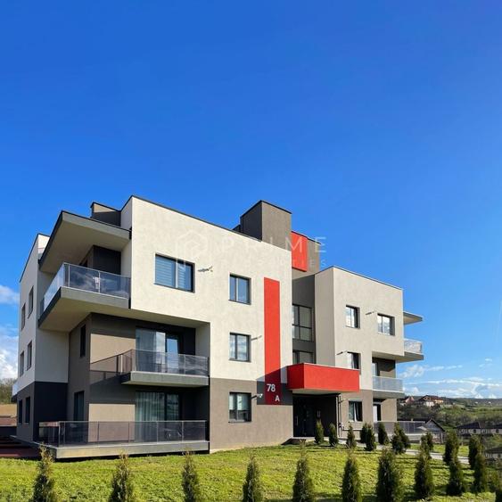 Apartament cu 3 camere decomandat în Livezeni