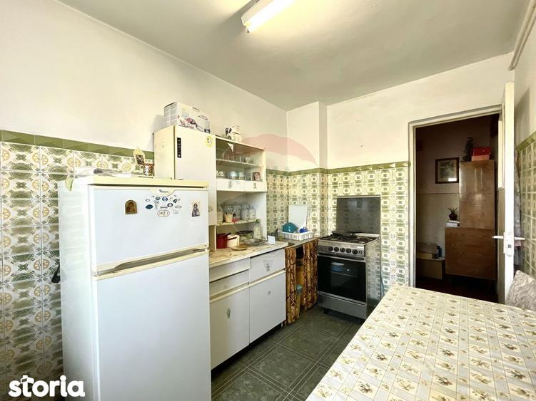 Apartament cu 3 camere de vanzare - Casa de Cultura - 9