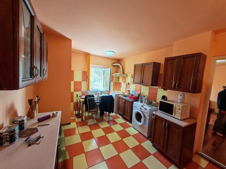 Apartament cu 2 camere semidecomandat în Lipovei