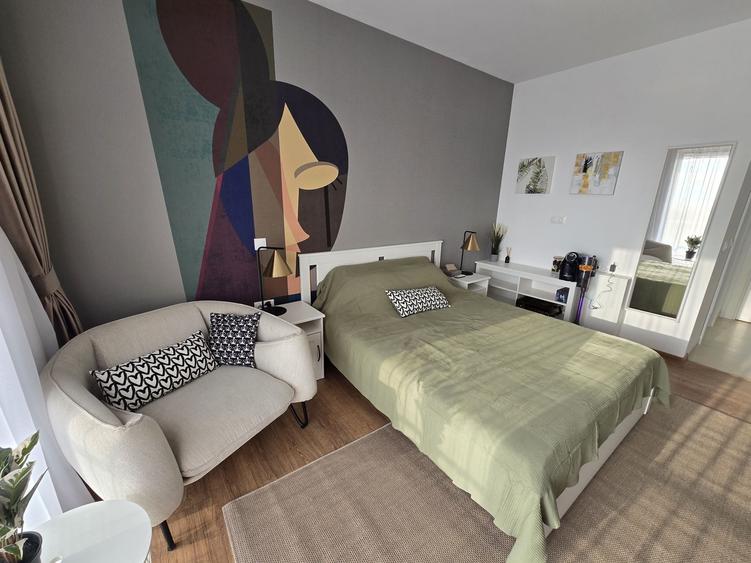 Apartament cu 4 camere decomandat în Central