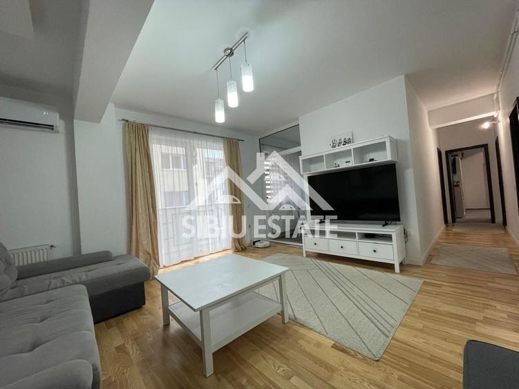 Apartament cu 3 camere decomandat, mobilat în Turnișor