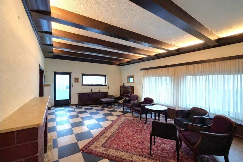 Casă cu 9 camere cu Teren 297 Mp în Dorobanți