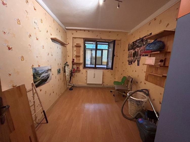 Apartament 3 camere - suprafata 79mp, zona Viziru 3, parter. - 2