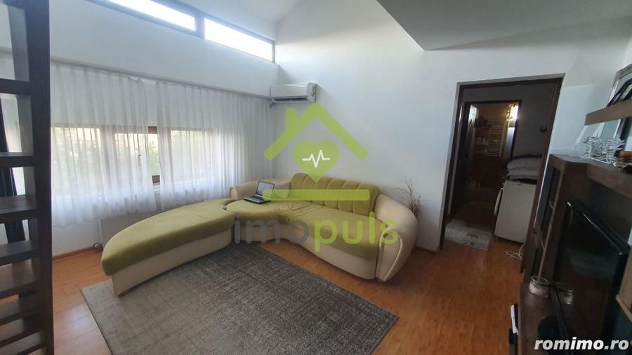 Apartament cu 4 camere semidecomandat, mobilat în Girocului