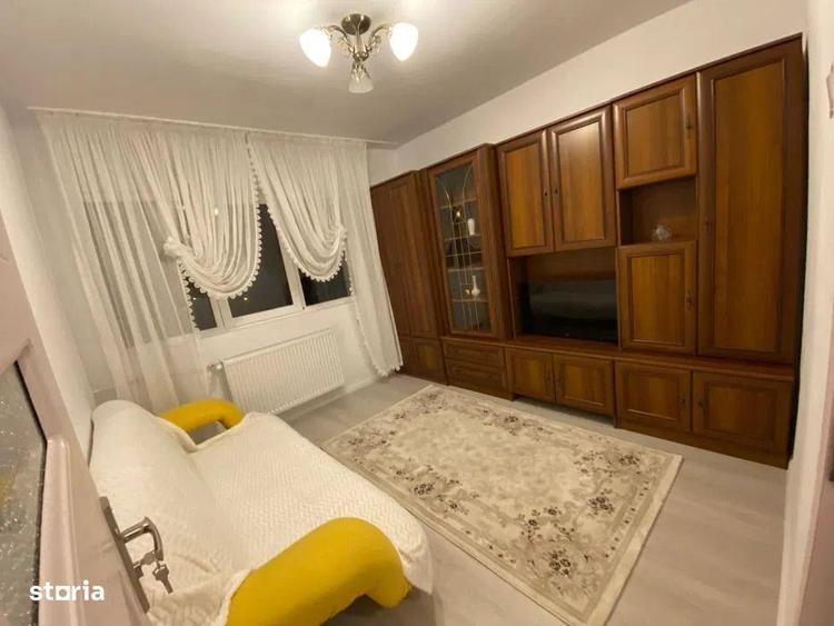 Apartament cu 3 camere, mobilat în Complex Studențesc