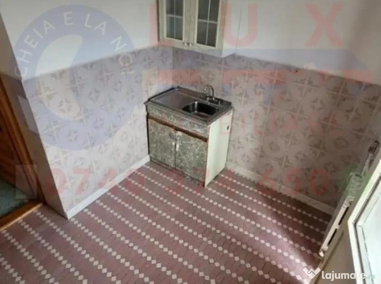 Apartament cu 3 camere decomandat în E3