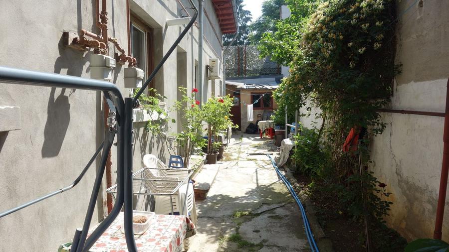 Casă individuală cu 4 camere cu Canalizare în Calea Călărașilor