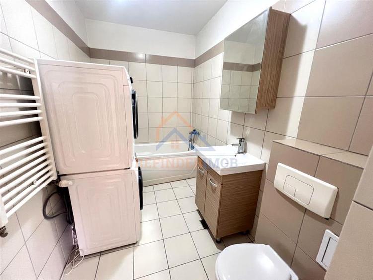 Apartament cu 3 camere decomandat, mobilat în Titan