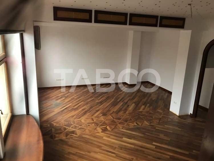 Birou, de 220 mp, în Terezian