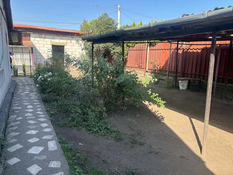 Casă cu 3 camere cu Teren 275 Mp în Petros