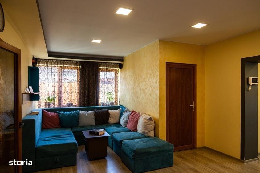 Casă cu 4 camere în Cristian