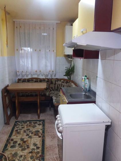 Apartament cu 2 camere semidecomandat în Aleea Carpați