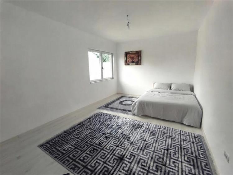 Casă cu 3 camere cu Teren 249 Mp în Colentina