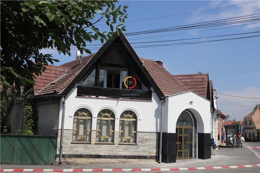 Spațiu comercial, de 446 mp, în Exterior Est