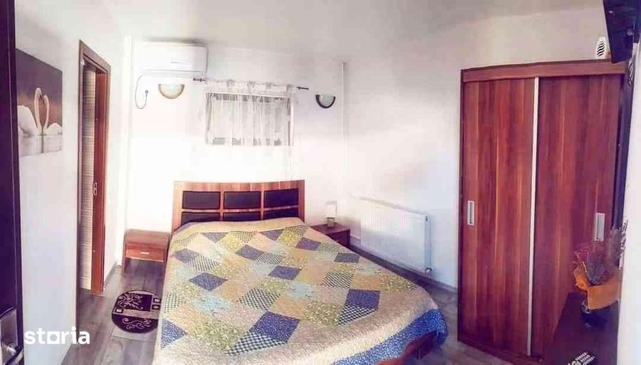Casă cu 10 camere cu Teren 466 Mp în Central
