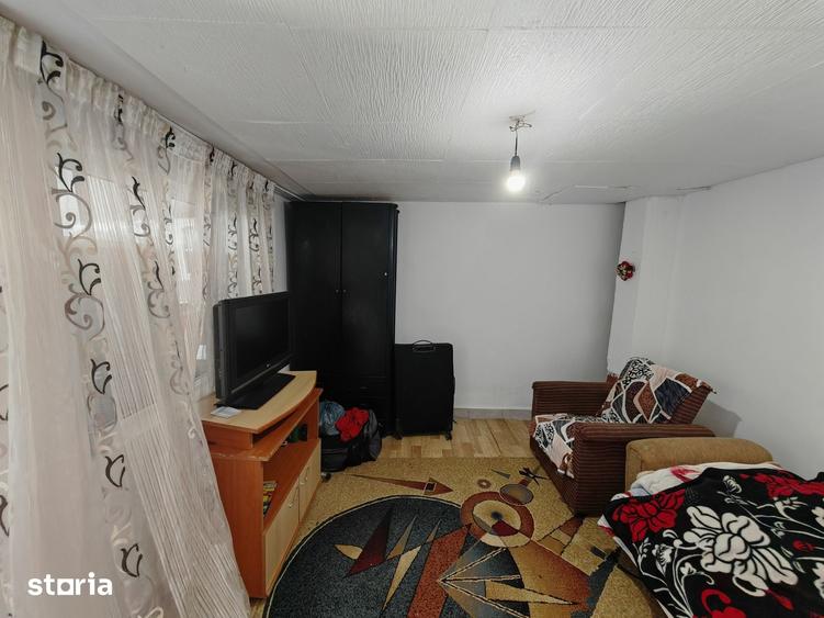 Casă cu 8 camere cu Teren 1150 Mp în Blăgești