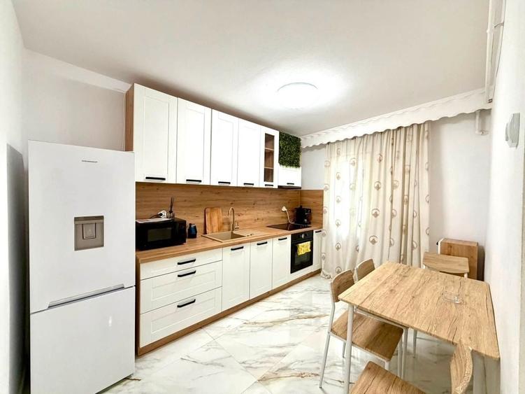 Apartament cu 3 camere decomandat în Central