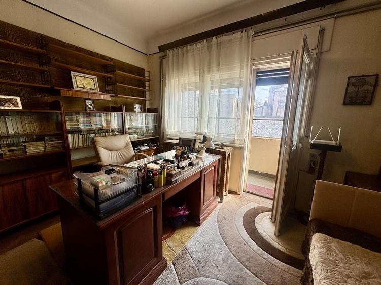 Apartament cu 4 camere circular, mobilat în Universitate