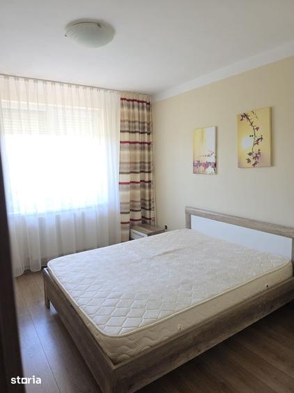 Apartament cu 3 camere în Cetate