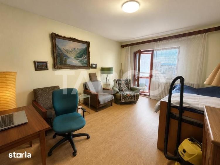 Apartament cu 3 camere decomandat în Plopilor