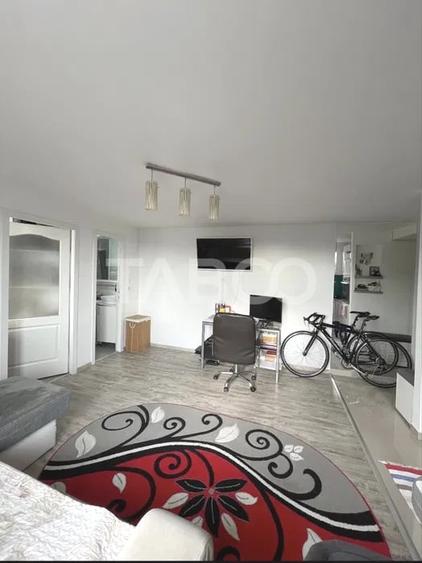 Apartament cu 2 camere semidecomandat, mobilat în Gheorgheni