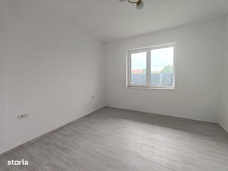Casă cu 3 camere în Sânpetru