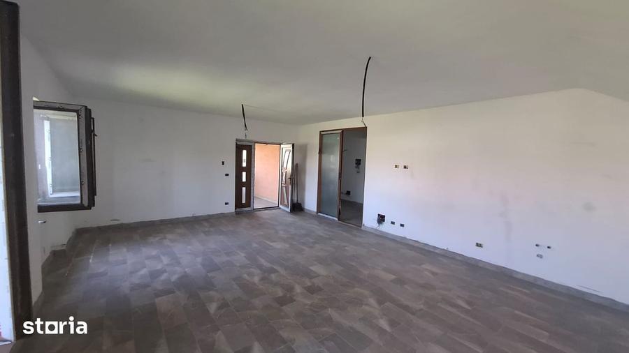 Casă cu 4 camere cu Teren 3960 Mp în Milcovul