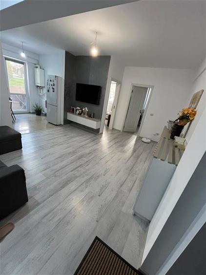 Apartament cu 2 camere decomandat, mobilat în Aeroport