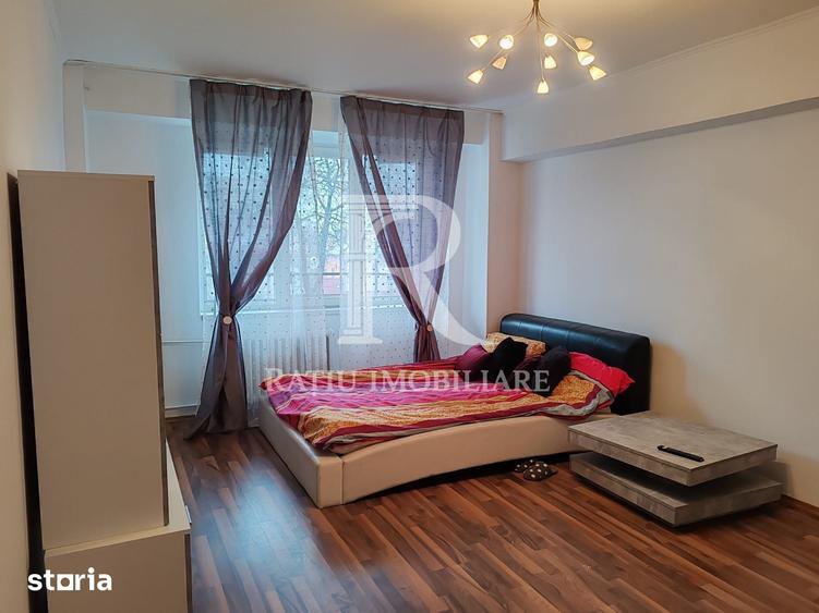 Apartament cu 3 camere semidecomandat în Nufărul