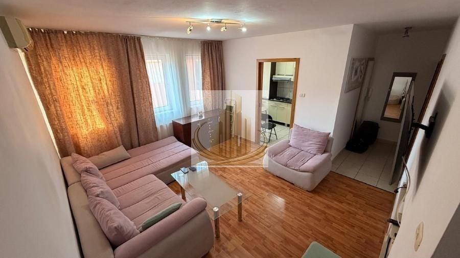 Apartament cu 3 camere decomandat, mobilat în Dumbrăvița