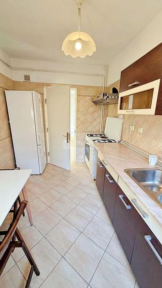 Apartament cu 2 camere decomandat, mobilat în Central