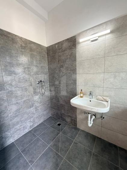 Casă individuală cu 4 camere cu Teren 284 Mp în Plopi