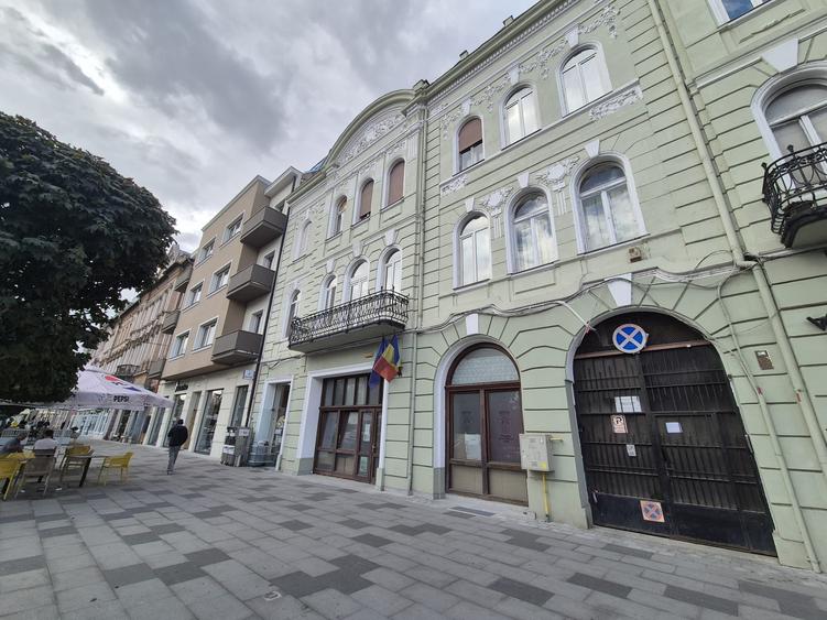 Apartament cu 2 camere nedecomandat în Central