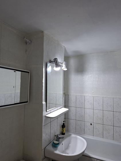 Apartament cu 2 camere decomandat în 13 Septembrie
