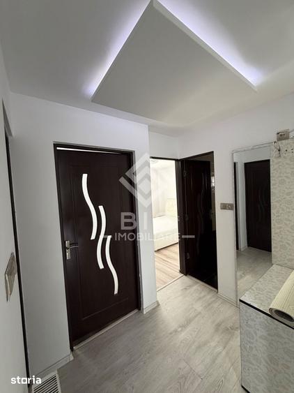 Apartament cu 3 camere în Independenței